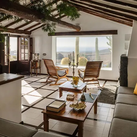 18th-century With Ocean Views In Lanzarote Сasa de vacaciones Tías