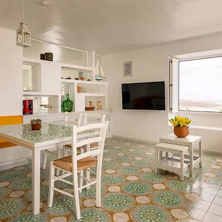 18th-century With Ocean Views In Lanzarote Tías