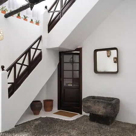 Сasa de vacaciones 18th-century With Ocean Views In Lanzarote