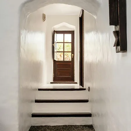 Сasa de vacaciones 18th-century With Ocean Views In Lanzarote *
