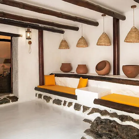 18th-century With Ocean Views In Lanzarote Сasa de vacaciones