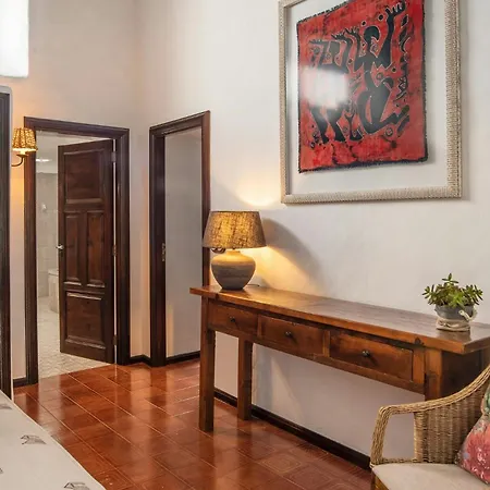 Сasa de vacaciones 18th-century With Ocean Views In Lanzarote Tías